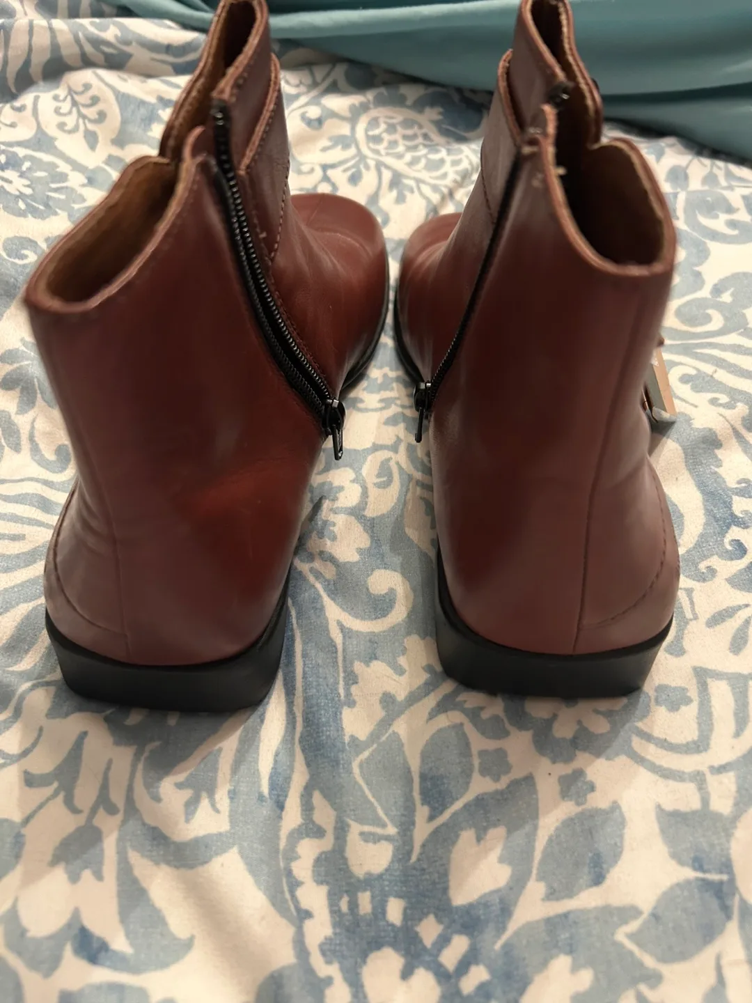NWT Women’s Josef Siebel leather boots image indicator(4)