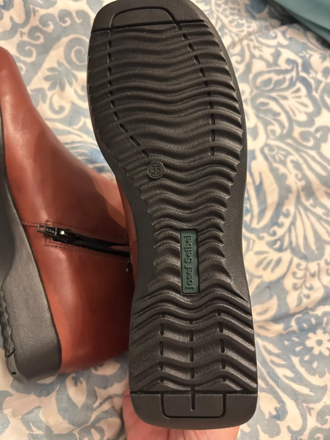 NWT Women’s Josef Siebel leather boots image indicator(5)