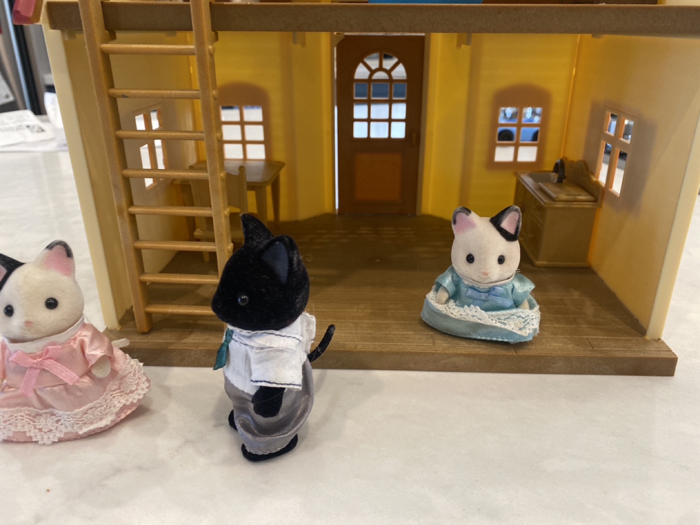 Calico Critters/Sylvanian Families Cozy Cottage Playset - photo 3