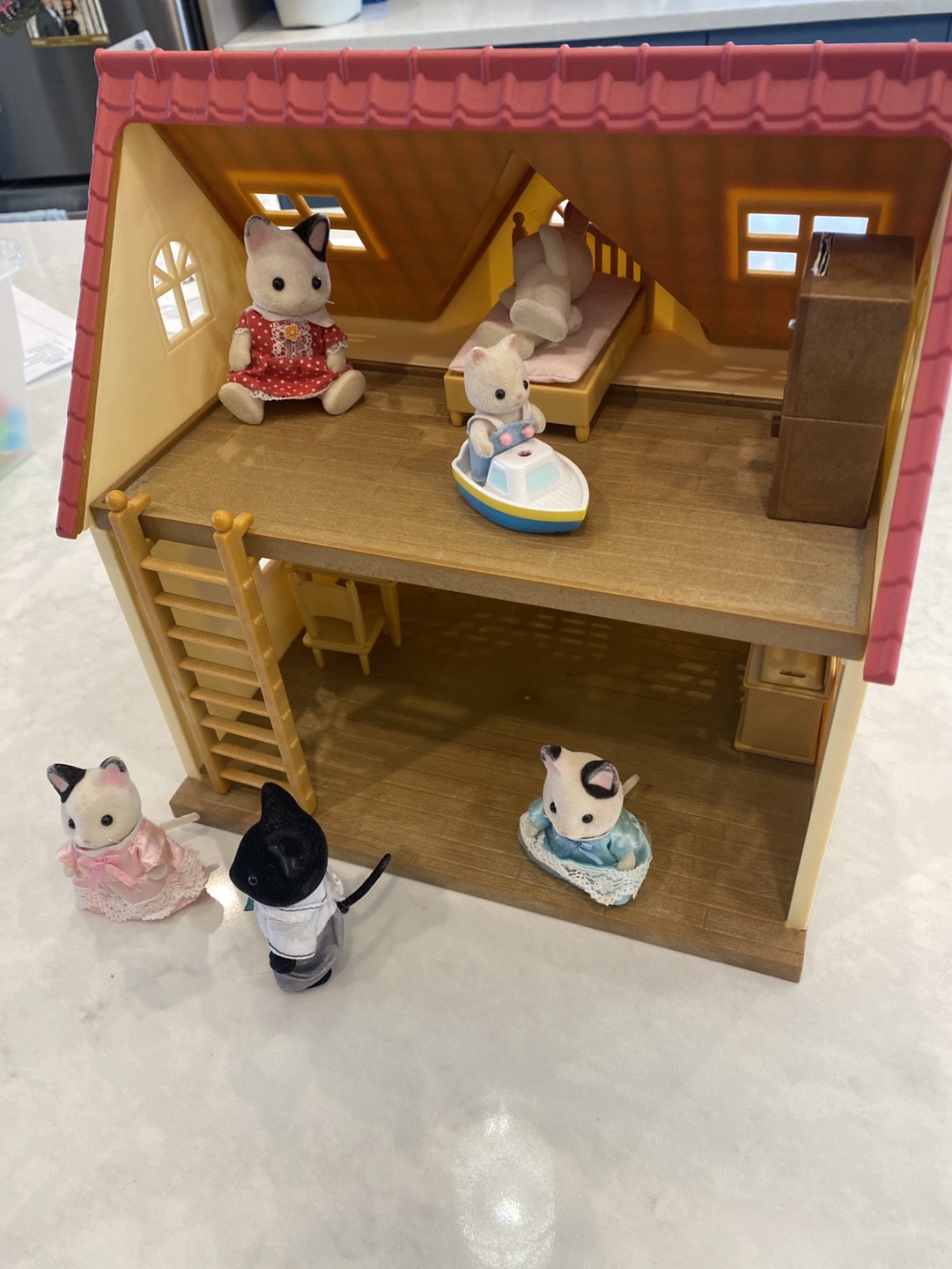 Calico Critters/Sylvanian Families Cozy Cottage Playset - photo 2