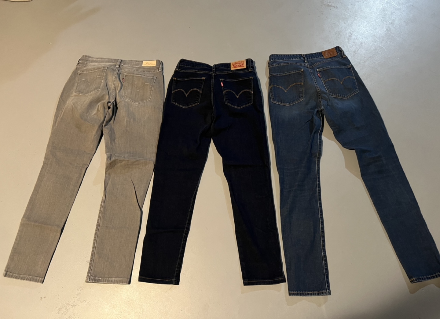3 Pairs of Levi's Jeans 27,28,29 - photo 2