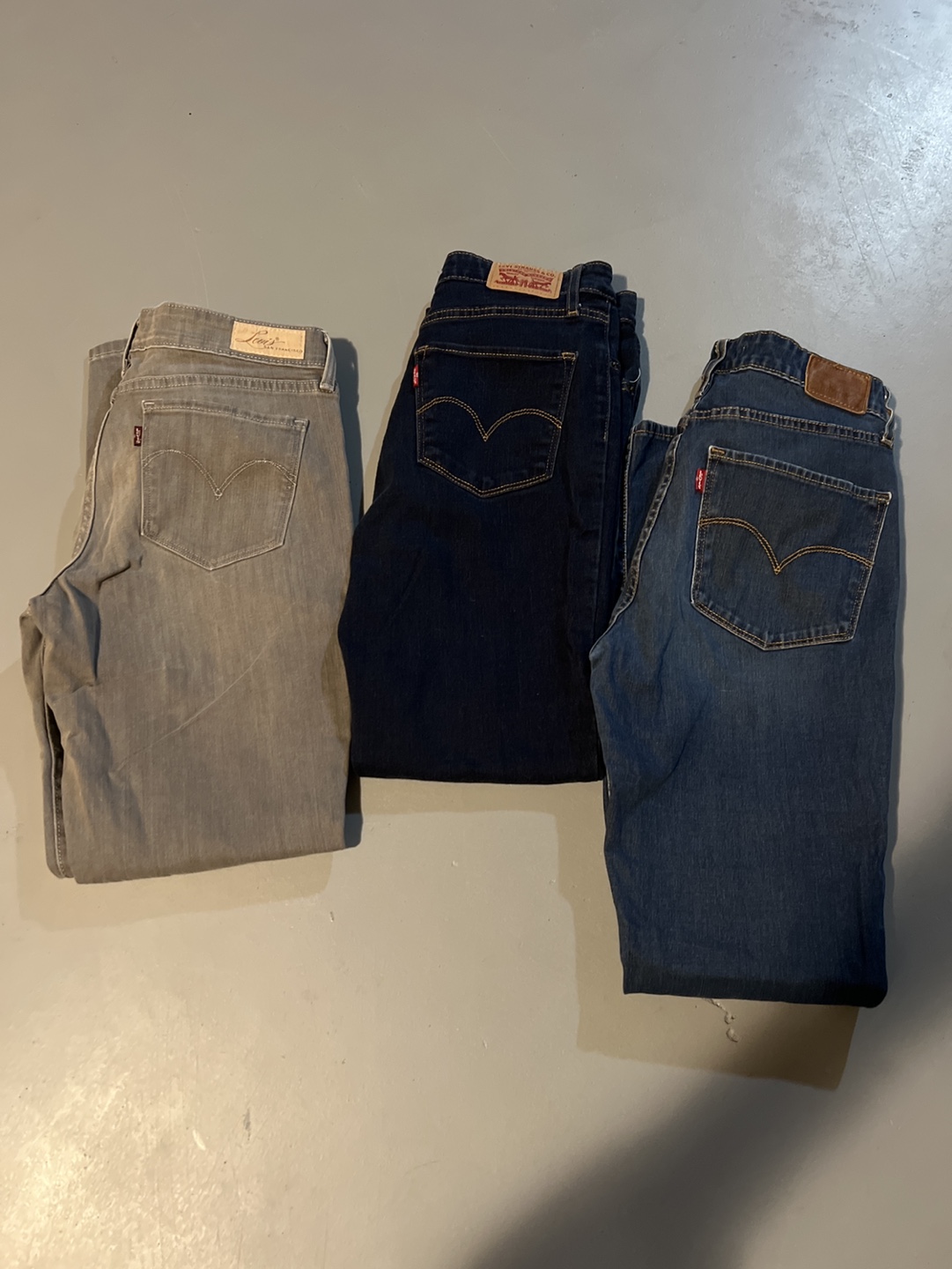 3 Pairs of Levi's Jeans 27,28,29
