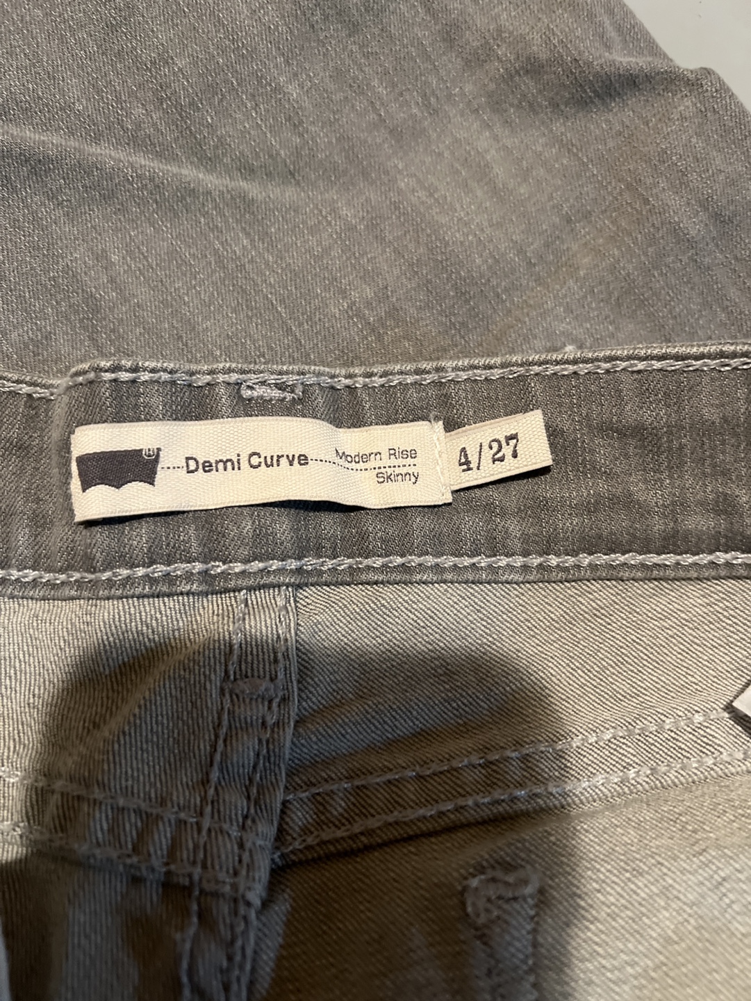 3 Pairs of Levi's Jeans 27,28,29 - photo 3