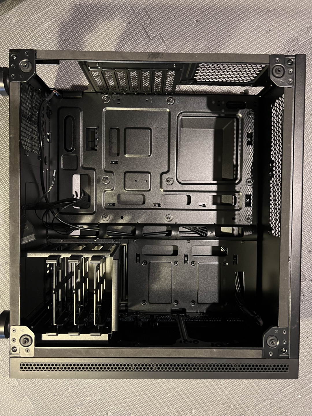Corsair Carbide Series Spec-05  Mid-Tower PC Case - photo 5
