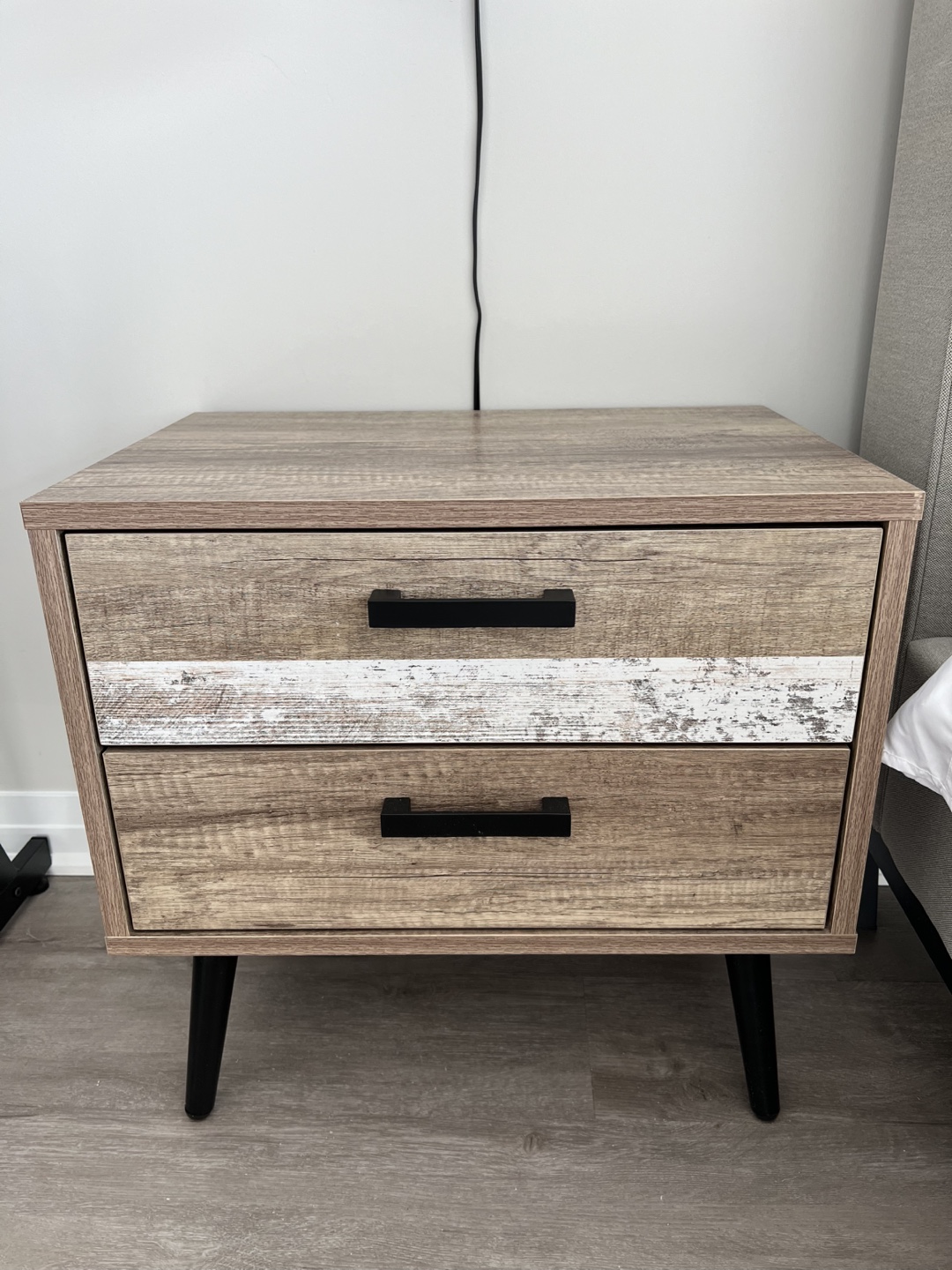 2 Nightstands