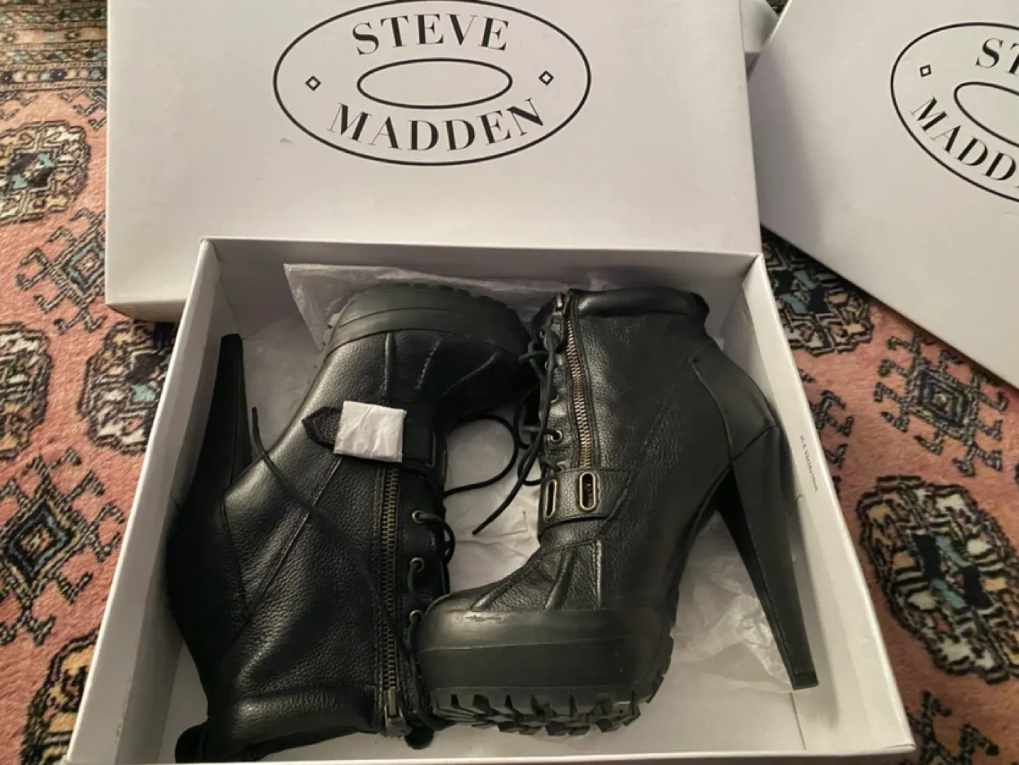 NIB Steve Madden Mallard Lace Leather Booties image indicator(4)