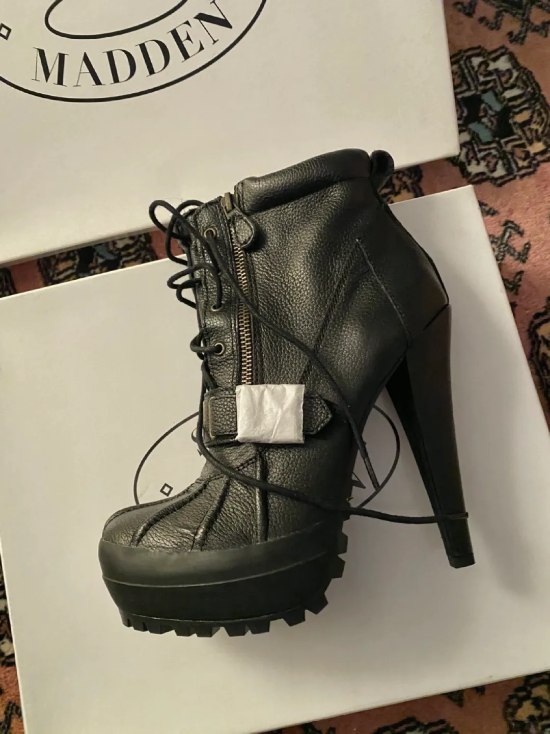 NIB Steve Madden Mallard Lace Leather Booties image indicator(5)