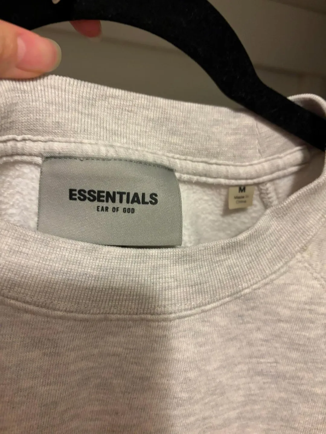 Essentials Fear of God Crewneck image indicator(3)