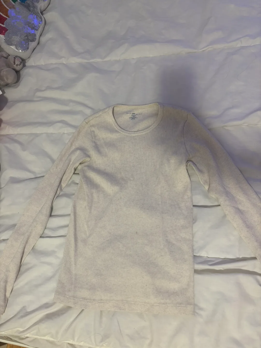 Brandy Melville Long Sleeve Shirt image indicator(2)