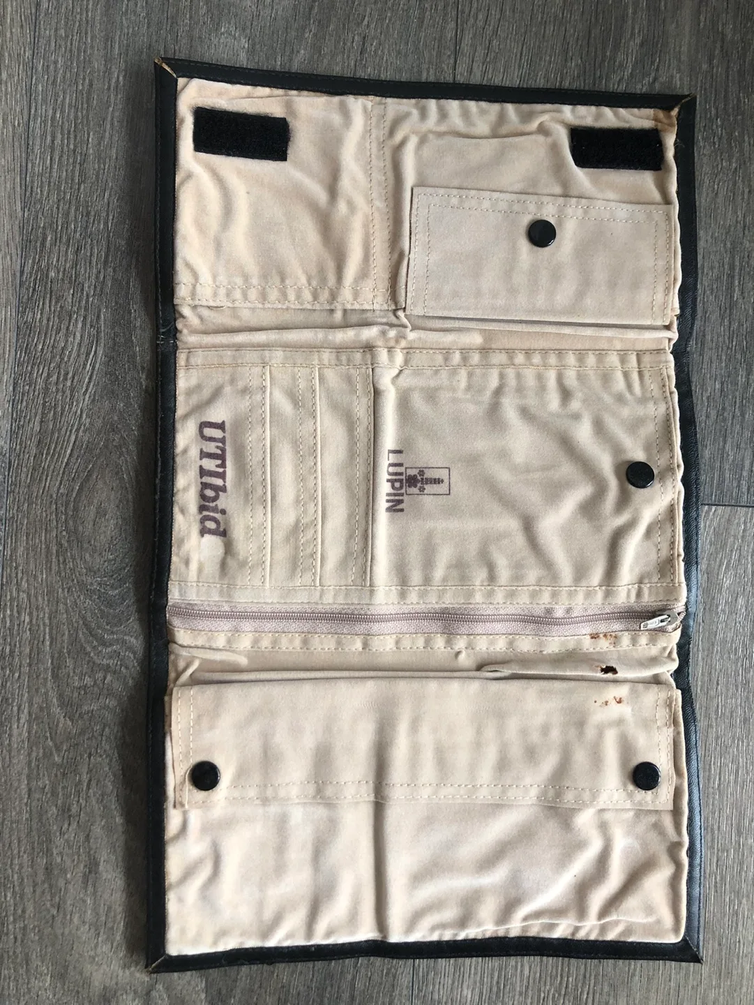 Vintage Lupin Travel Jewellery Case image indicator(5)