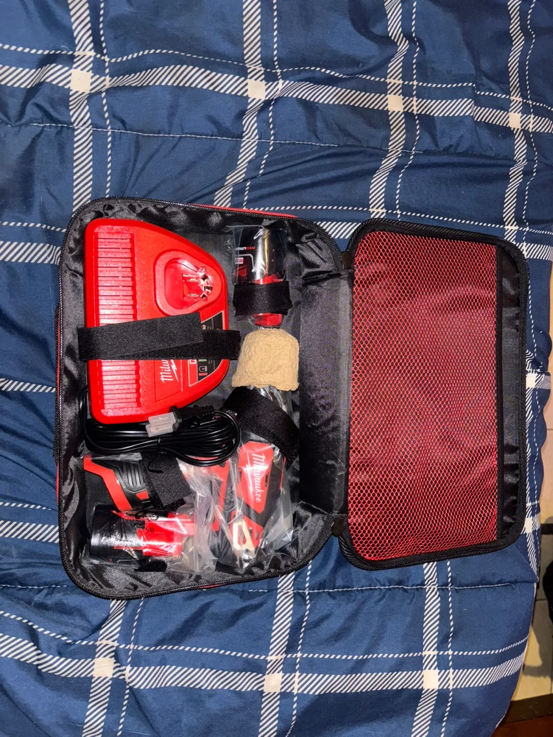 Milwaukee M12 Hammer Drill Driver Kit image indicator(4)