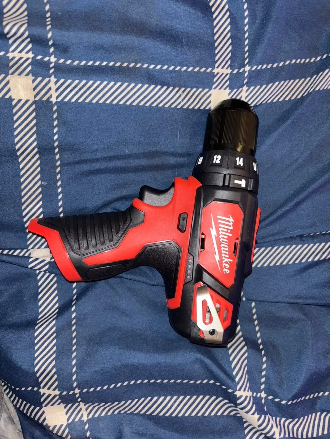 Milwaukee M12 Hammer Drill Driver Kit image indicator(6)