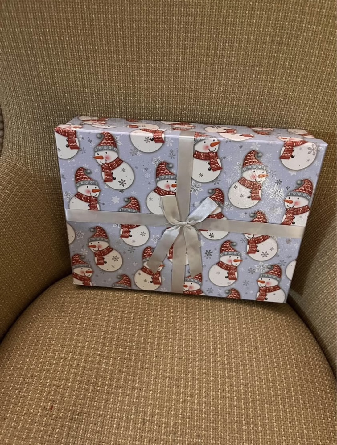 Christmas gift boxes, see description. Pickup by Chinook Mall. - photo 3