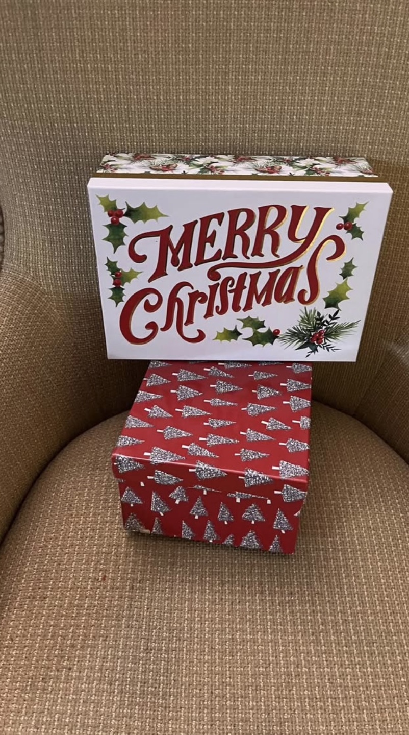 Christmas gift boxes, see description. Pickup by Chinook Mall.