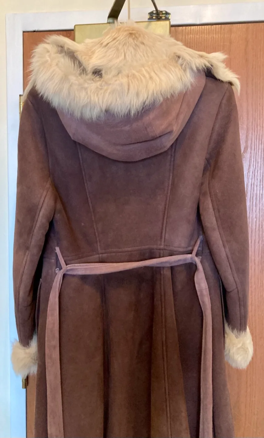 Sheepskin Coat with Fur Collar and Cuffs image indicator(7)