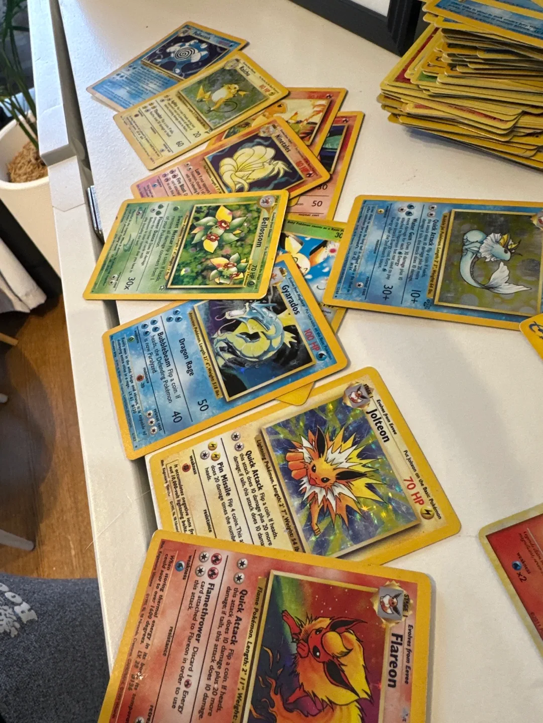 [ON HOLD] Pokemon Trading Cards - Bulk Lot image indicator(2)