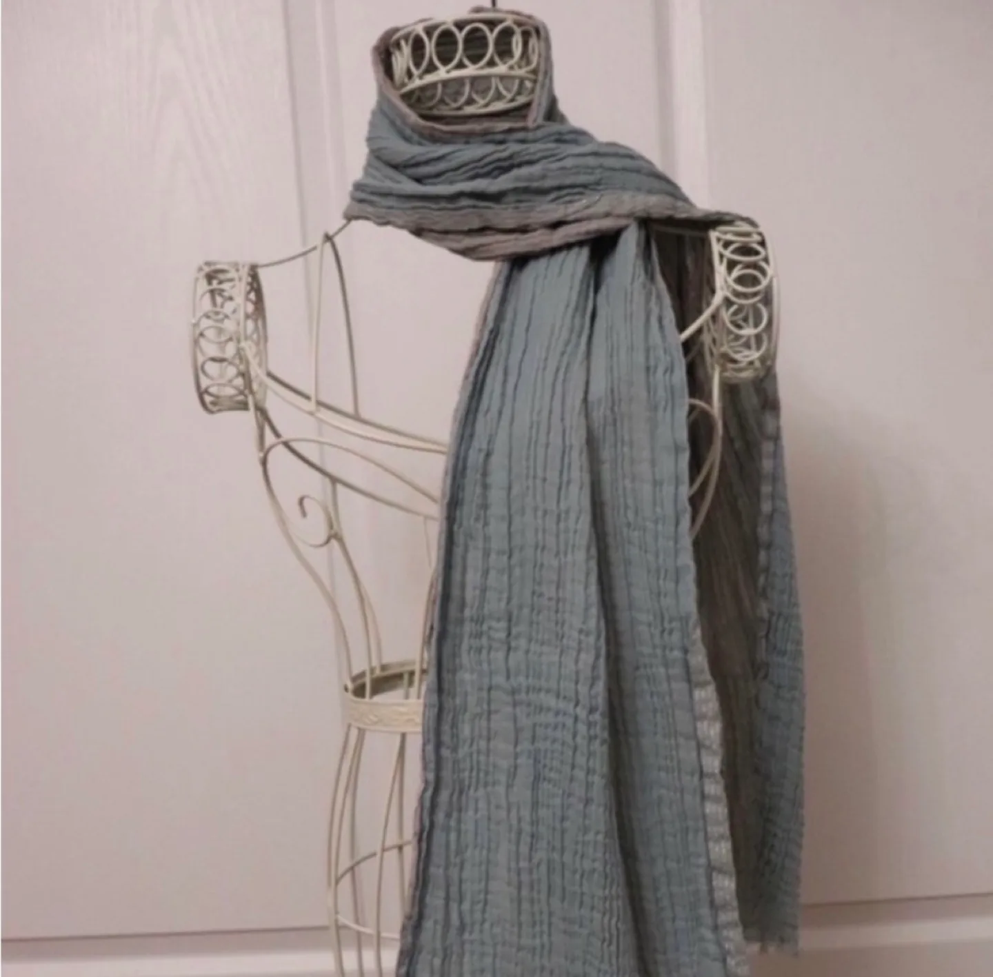 Banana Republic Scarf image indicator(2)