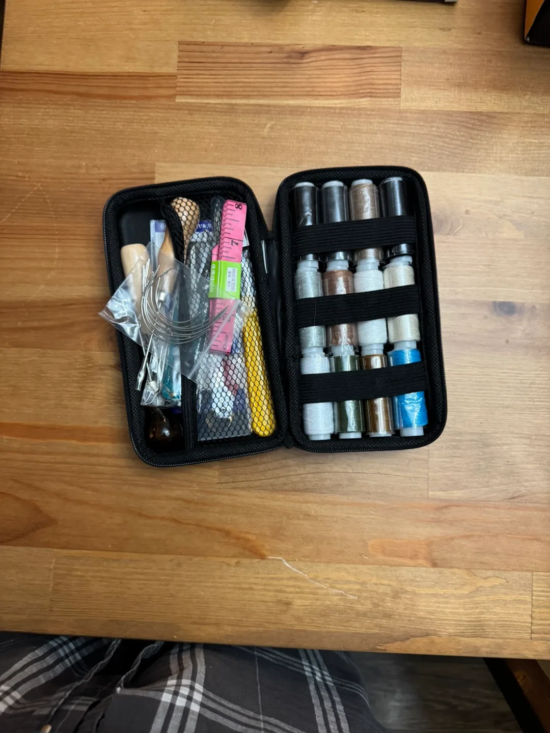 Leather Sewing Kit with Tools and Thread image indicator(2)