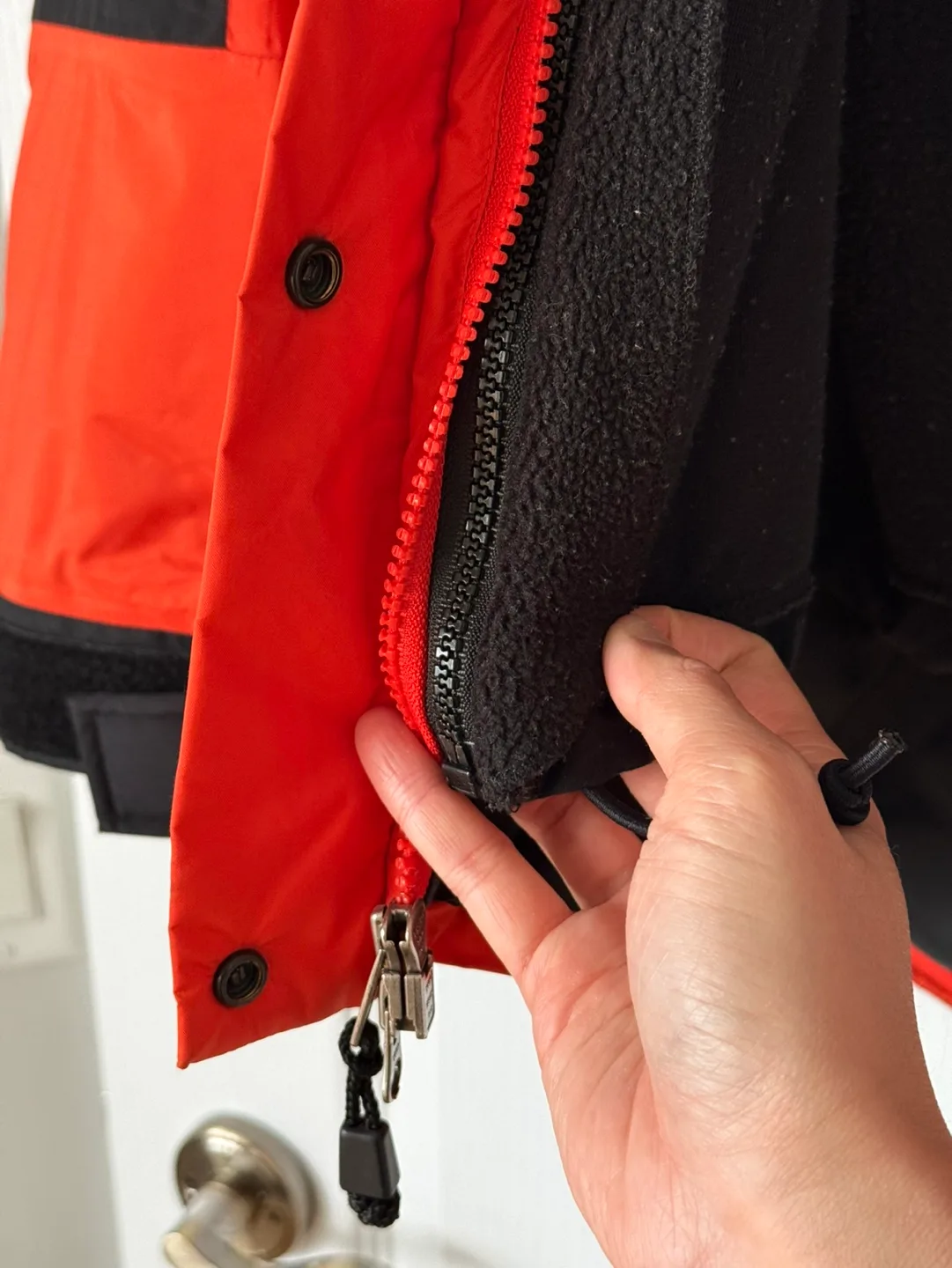 North Face Womens Gore-Tex Jacket image indicator(4)