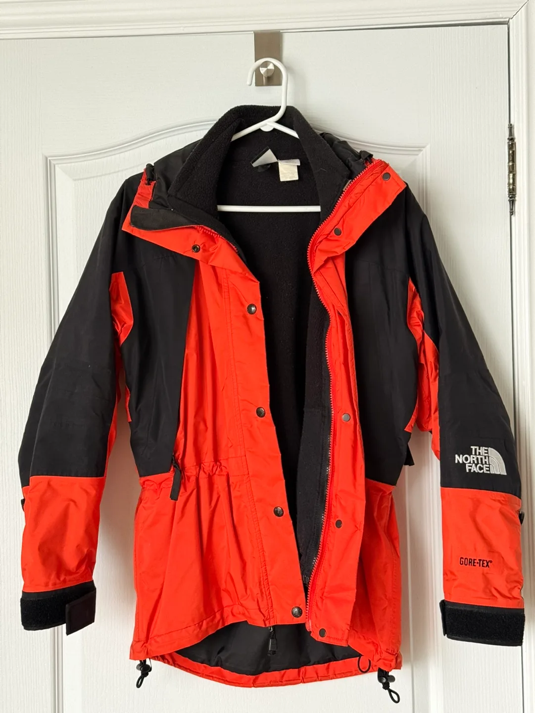 North Face Womens Gore-Tex Jacket image indicator(2)