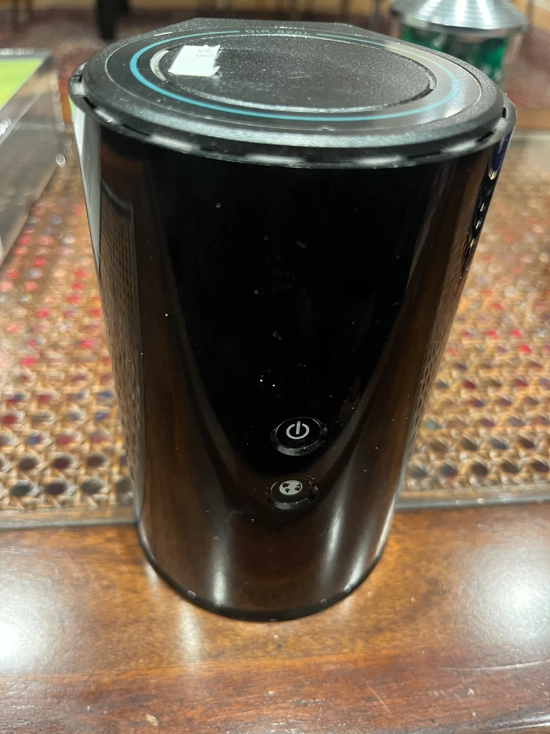 D-Link DIR-820L Wireless Router image indicator(2)