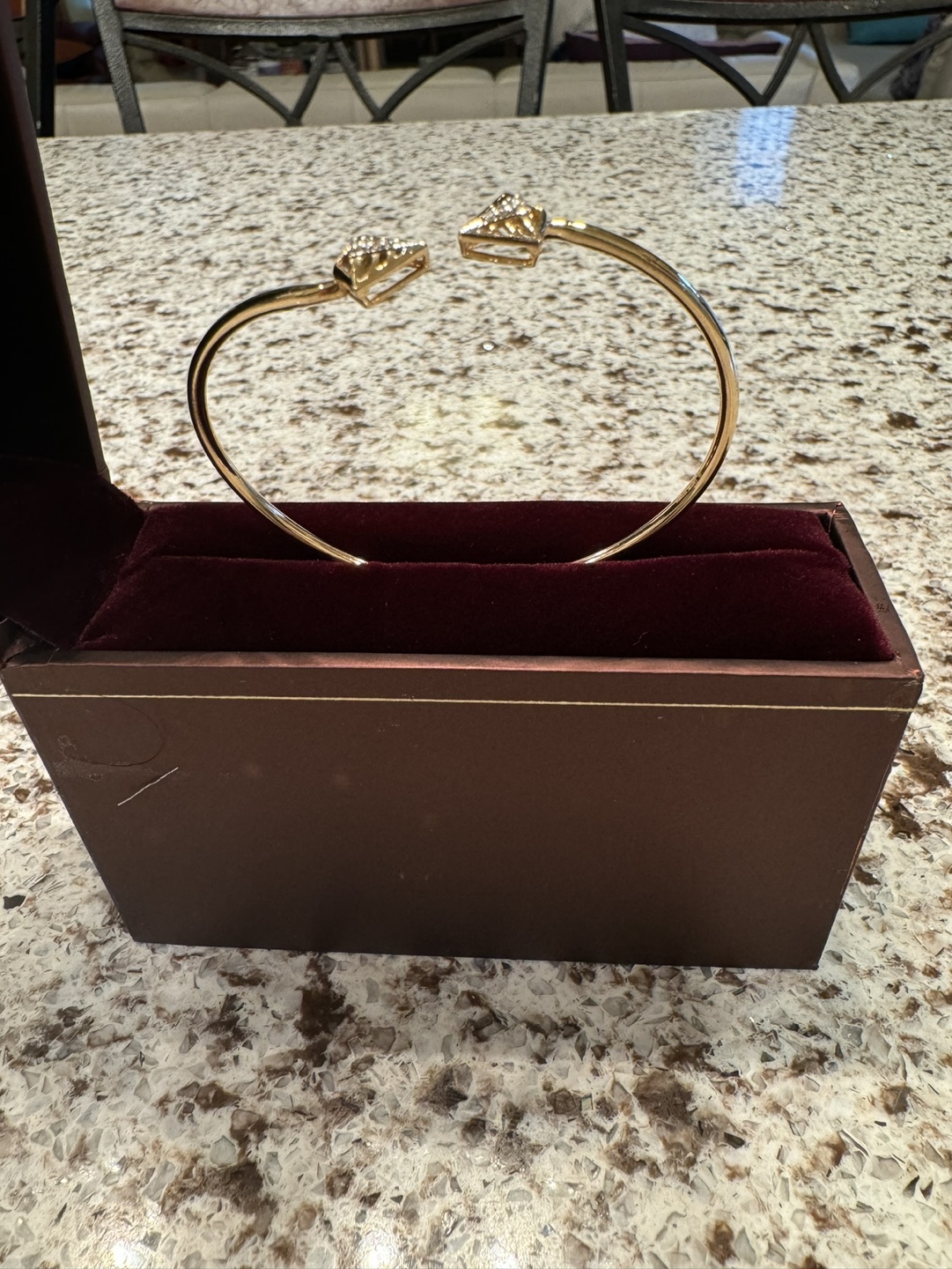 Brand New 14KT Yellow Gold Chic Diamond Bangle - photo 4