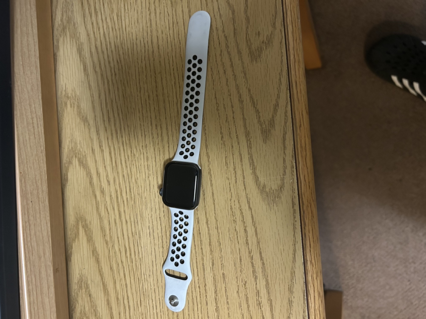 Apple Watch Nike SE (GPS) – 40mm Space Grey