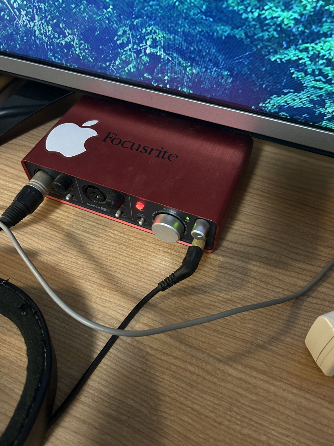 Focusrite Scarlett 2i2 (3rd Gen) USB Audio Interface - photo 2