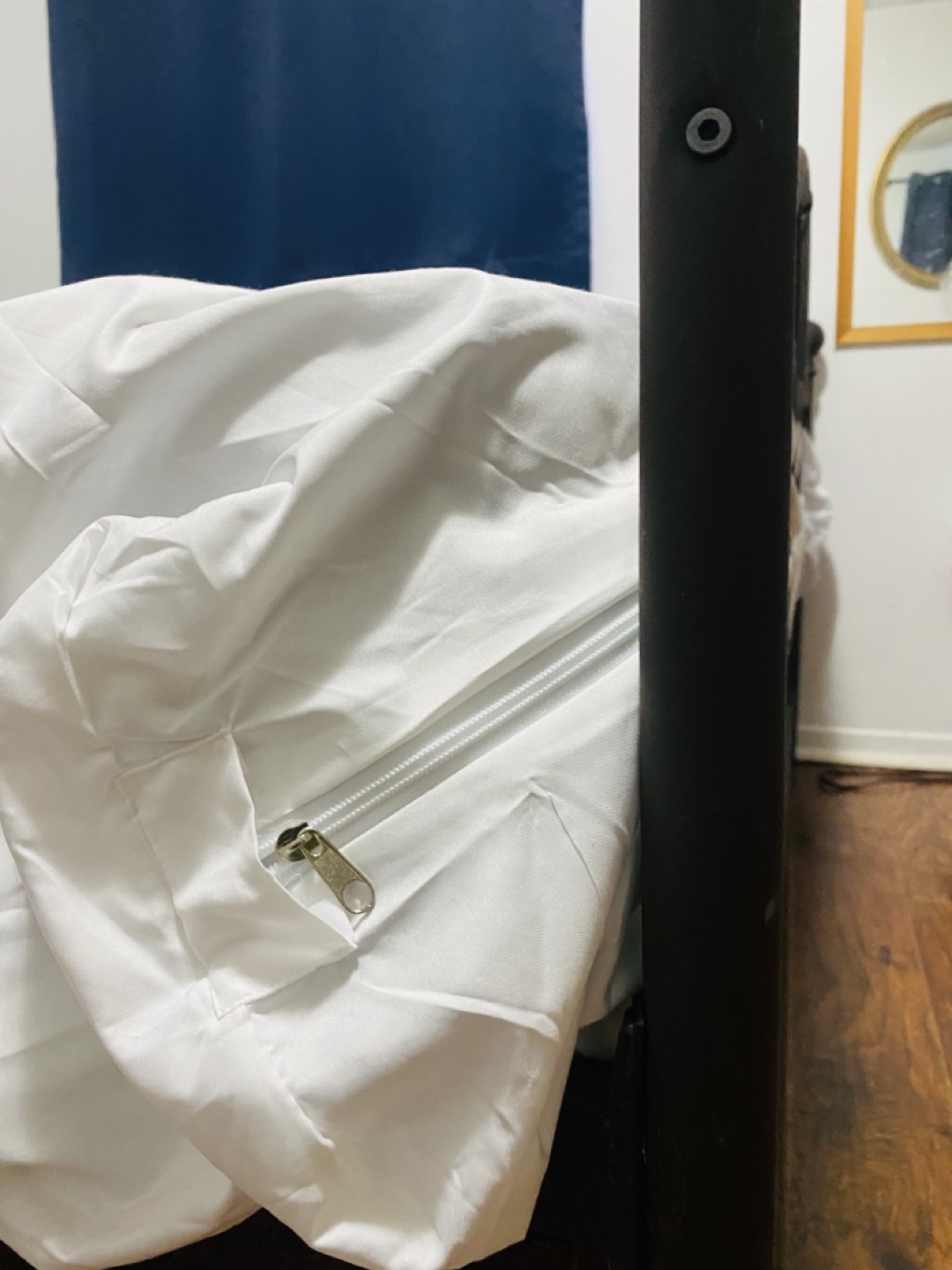 Queen Size Metal Bed Frame and Mattress - photo 4