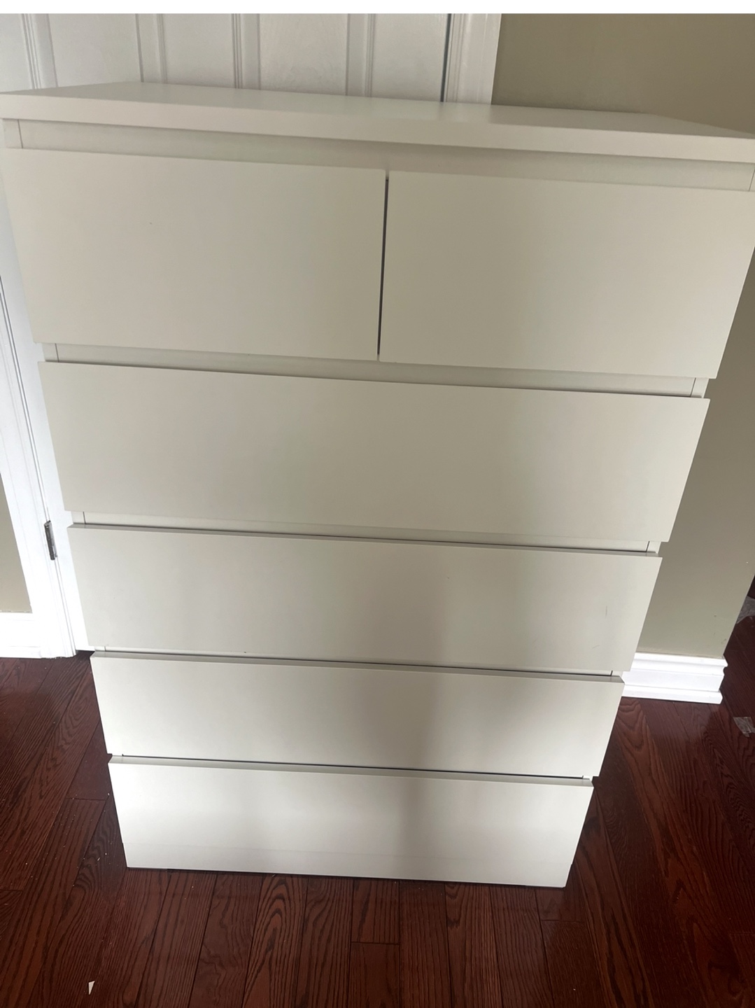 White 6-Drawer Dresser