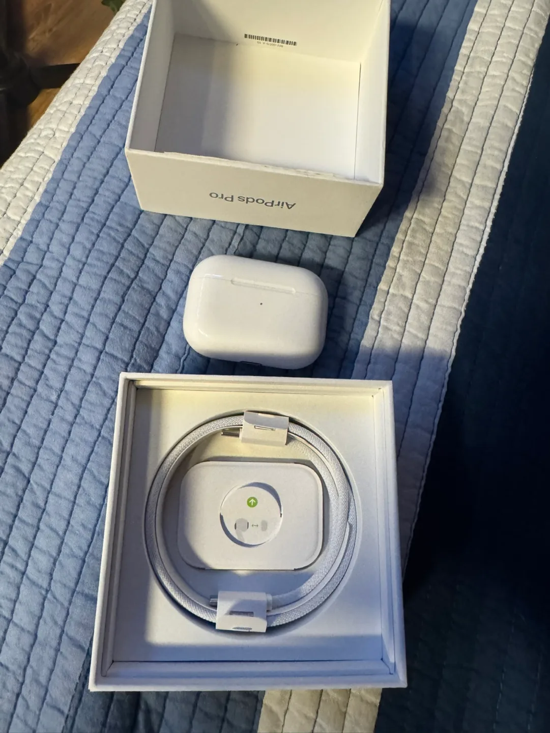 Apple AirPods Pro 2 (only right pod) image indicator(3)