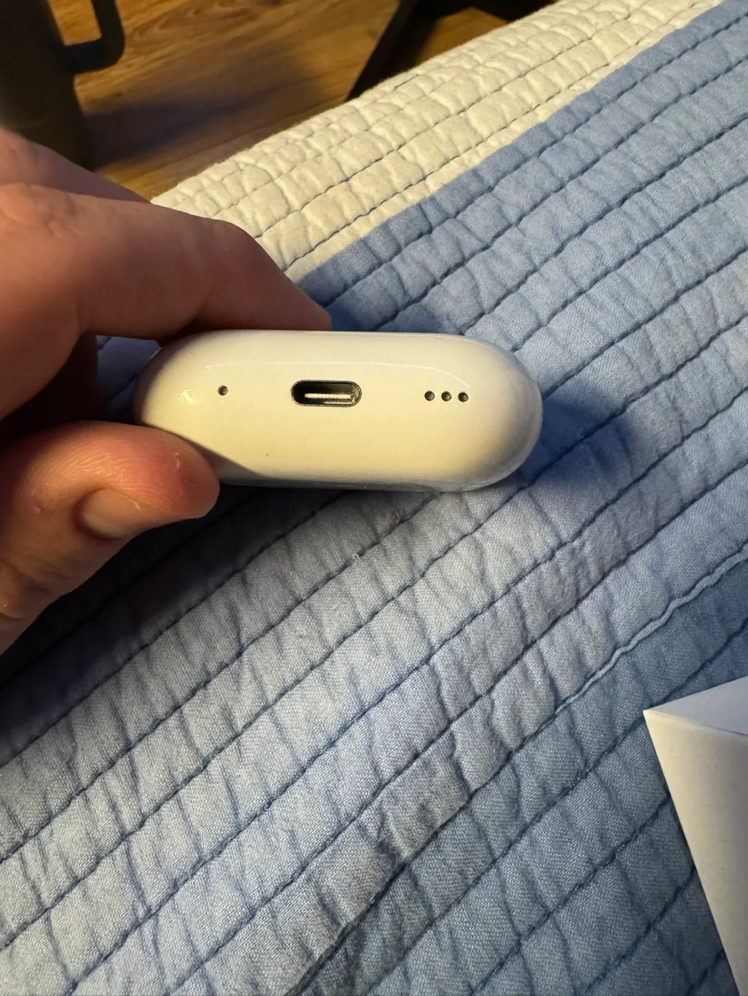 Apple AirPods Pro 2 (only right pod) image indicator(5)