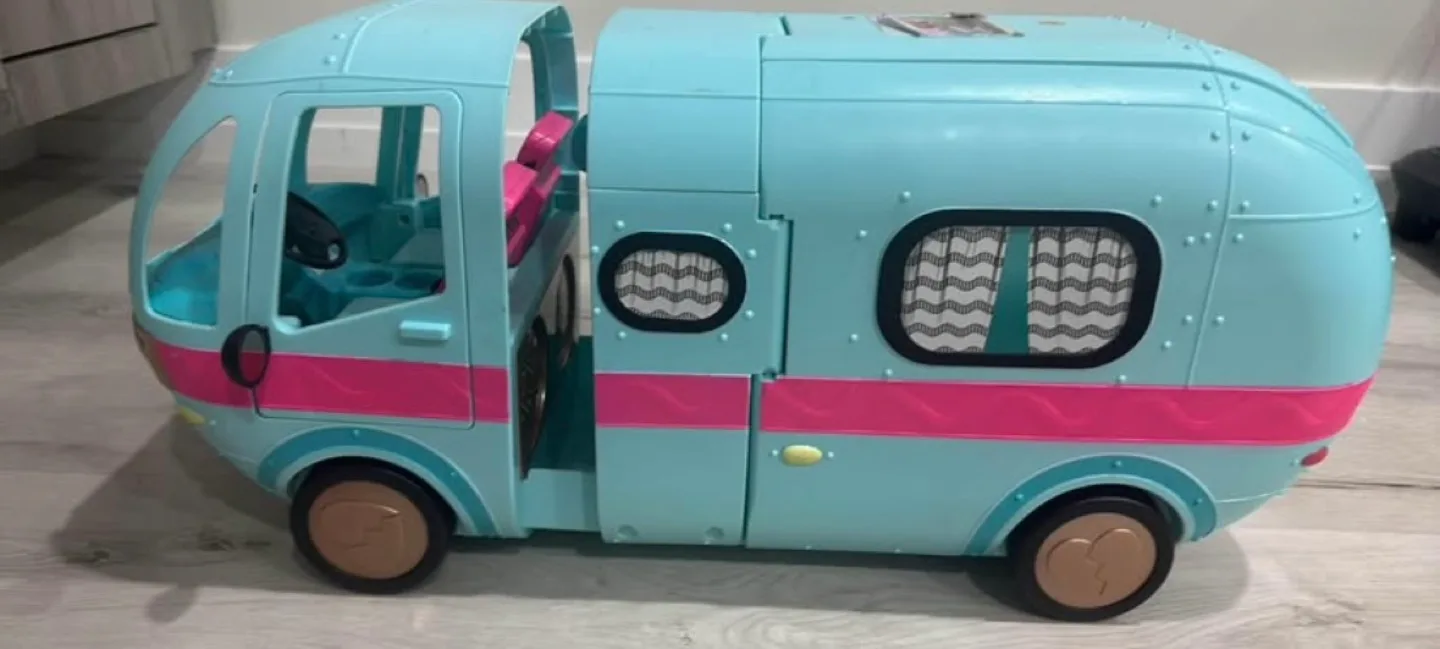 LOL Surprise! Camper Van Playset image indicator(3)