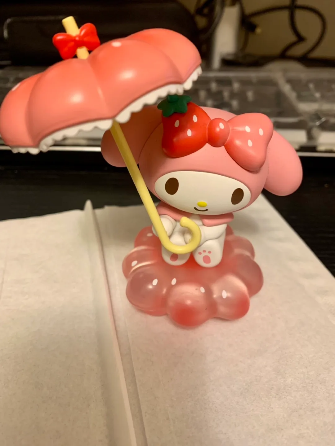 My Melody Strawberry Figure with Umbrella image indicator(3)