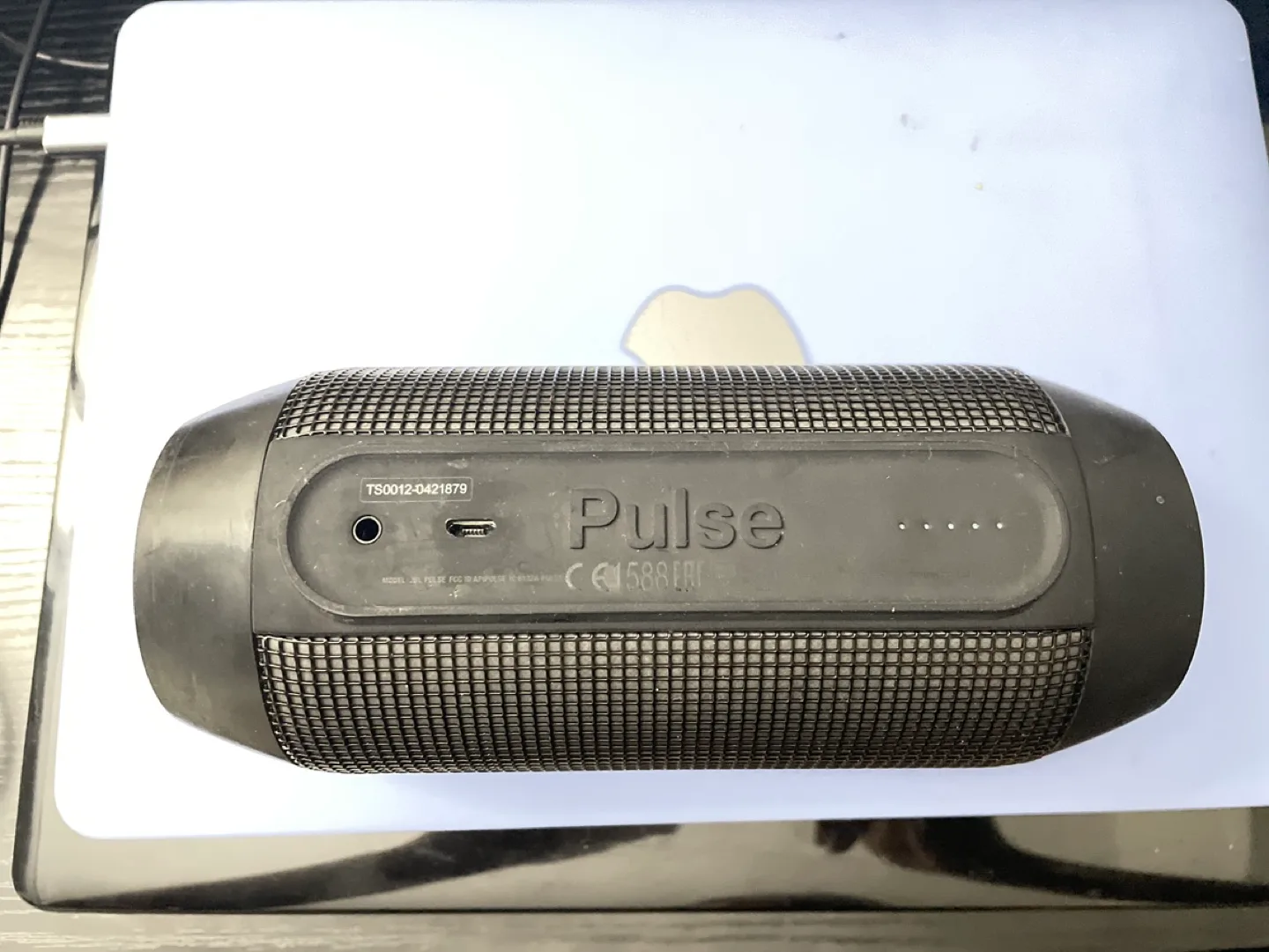 JBL Pulse Portable Bluetooth Speaker image indicator(4)