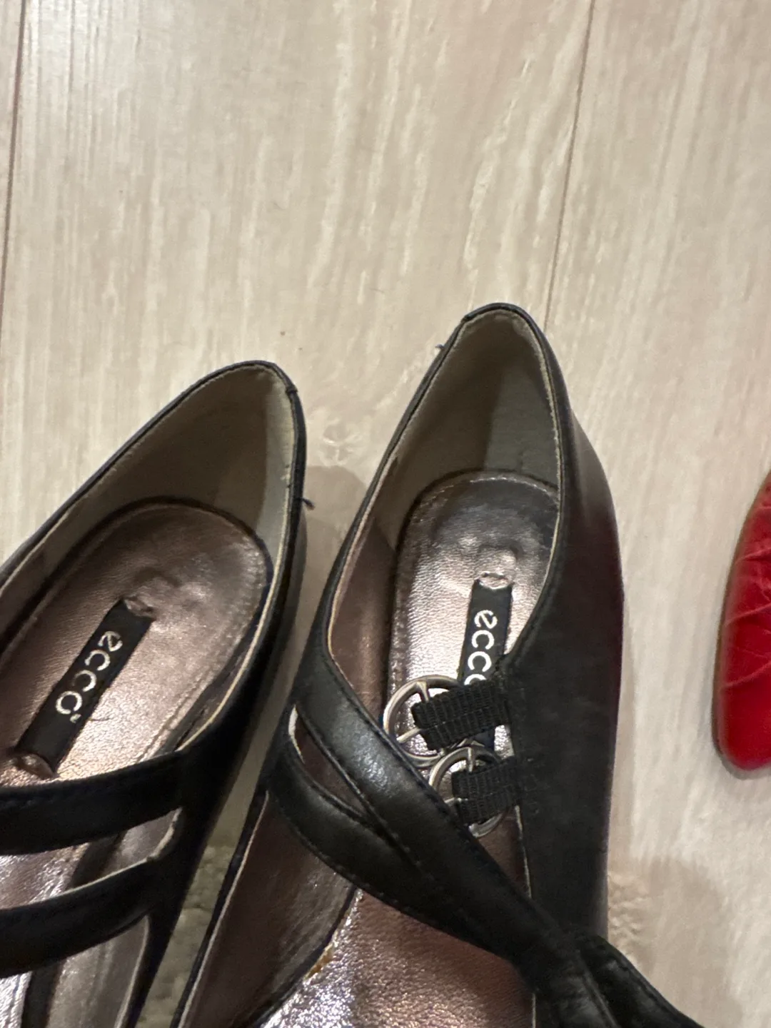 Ecco Black Leather Pumps image indicator(3)