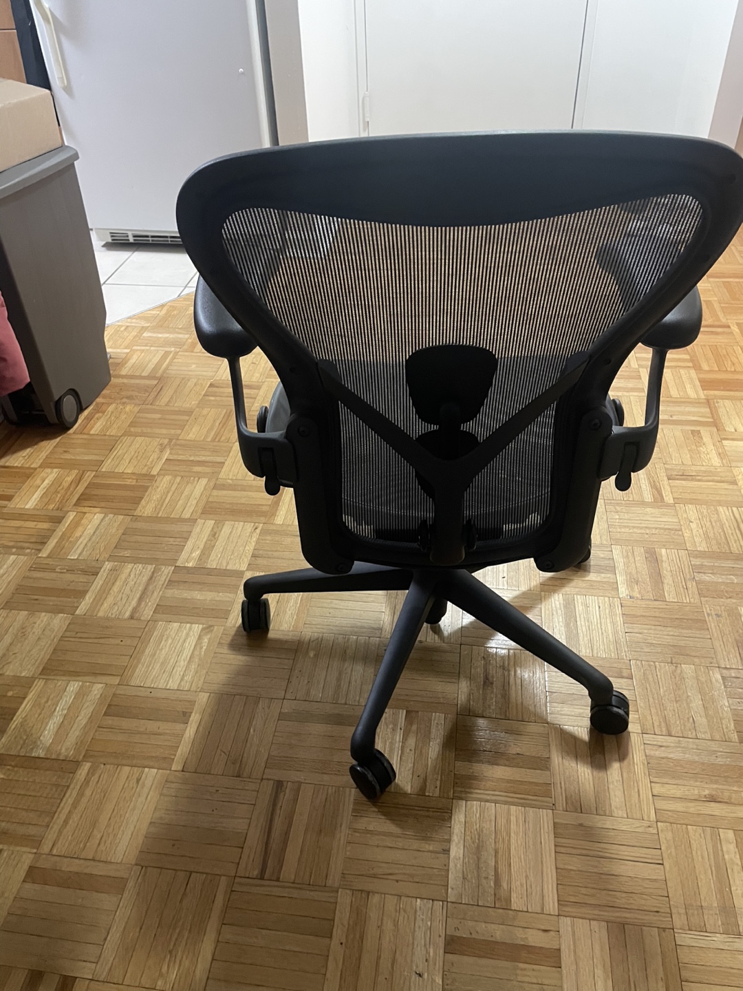 Herman Miller Aeron Chair size B - photo 3