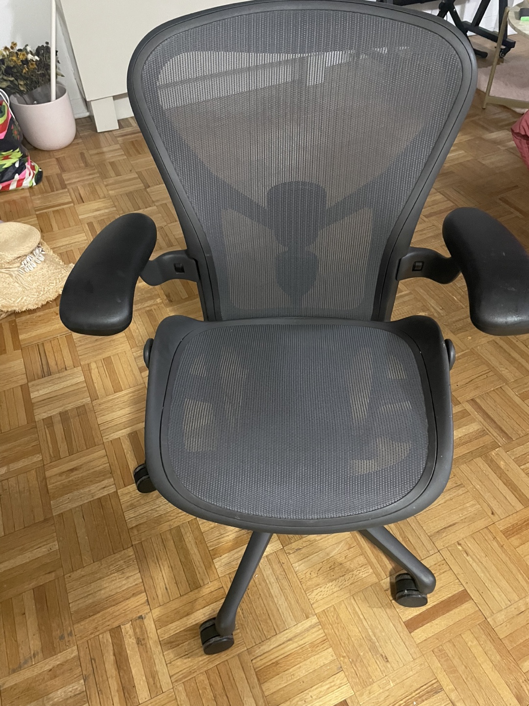 Herman Miller Aeron Chair size B - photo 2