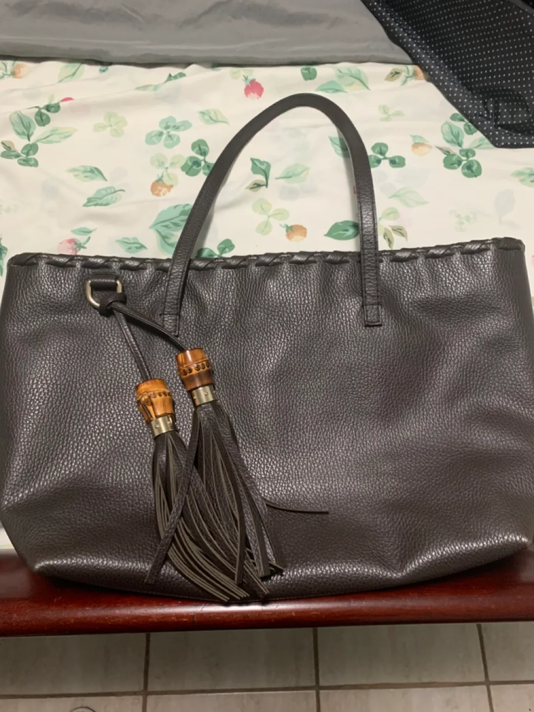 Gucci Leather Tote Bag image indicator(7)