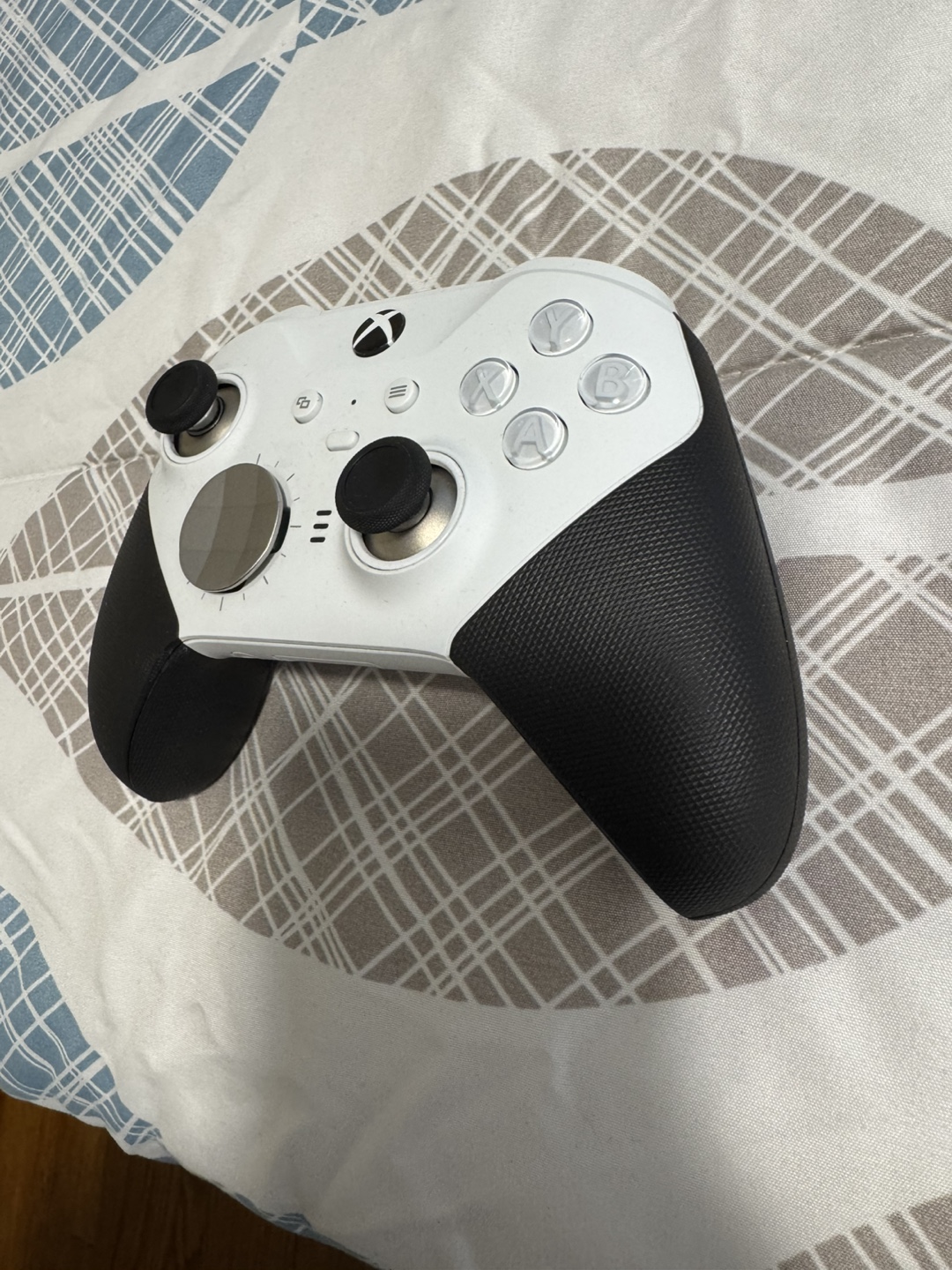 Xbox Elite Wireless Controller 2 - photo 4