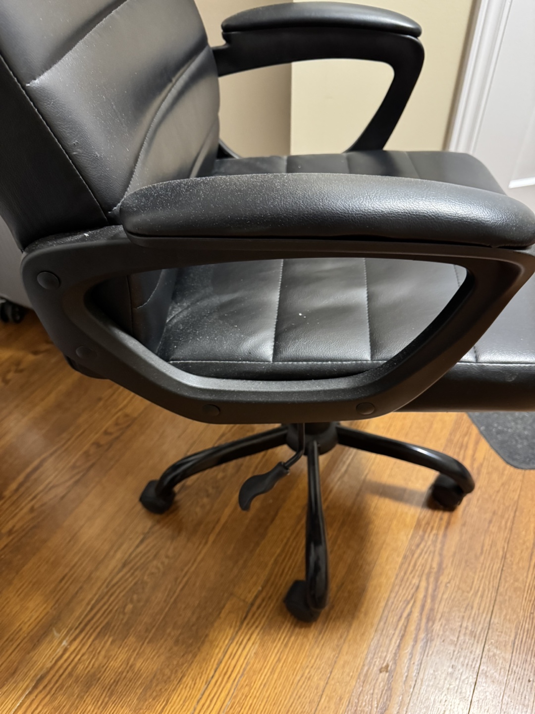 Black Office Chair - photo 4