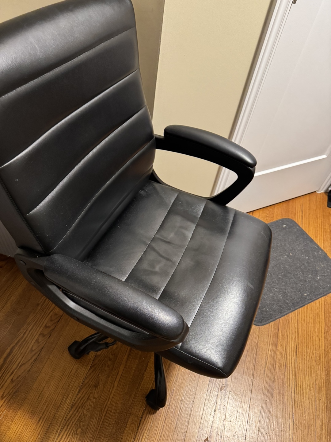 Black Office Chair - photo 3