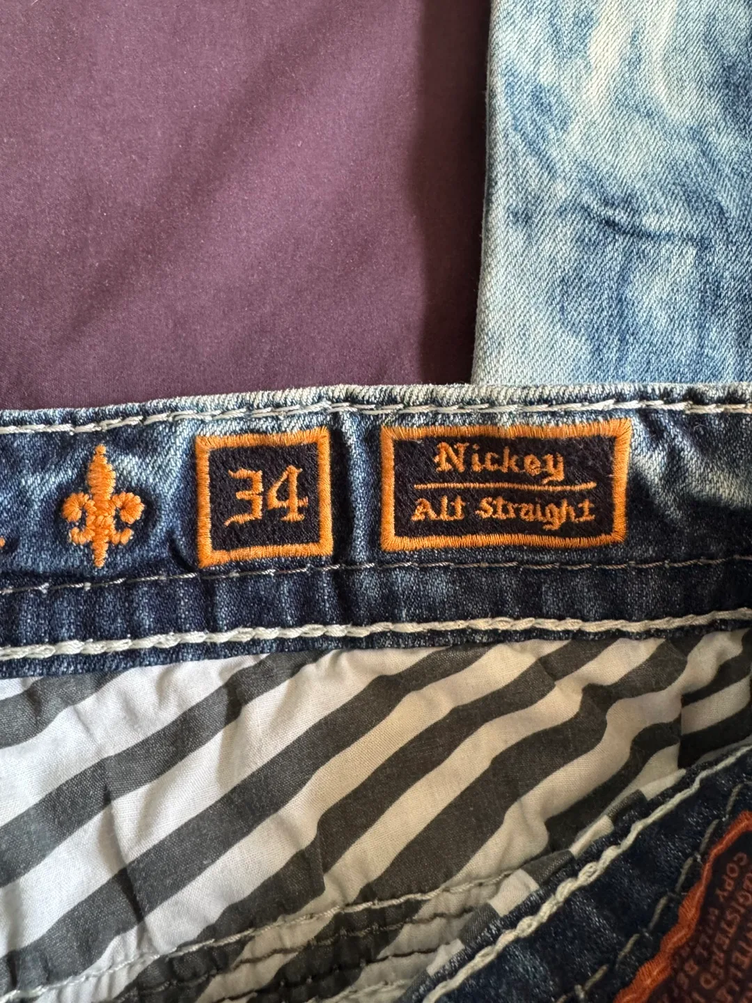 Men’s Rock Revival Jeans Alt Straight Fit image indicator(9)