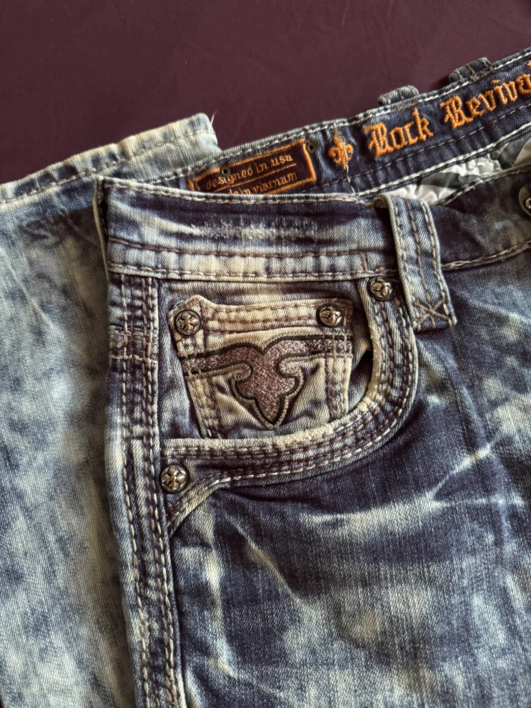 Men’s Rock Revival Jeans Alt Straight Fit image indicator(2)