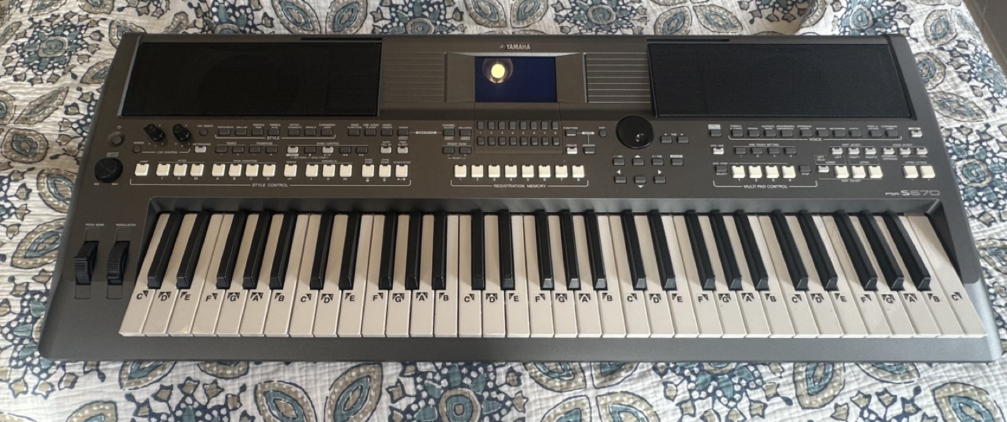 Yamaha S670 Arranger Keyboard with Case - photo 4