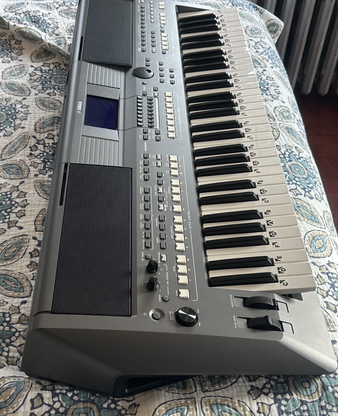 Yamaha S670 Arranger Keyboard with Case - photo 5