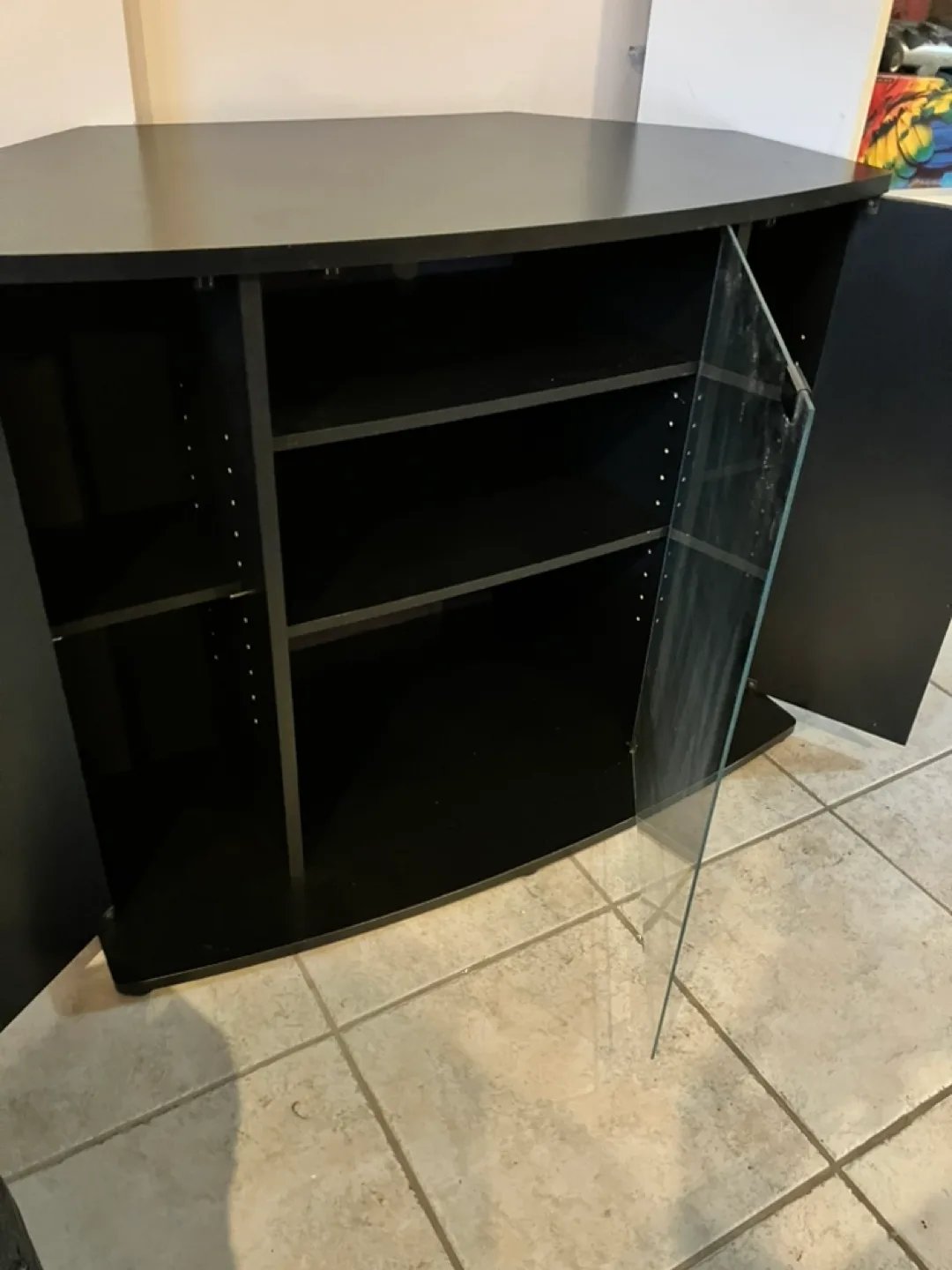 Black Entertainment Unit image indicator(2)