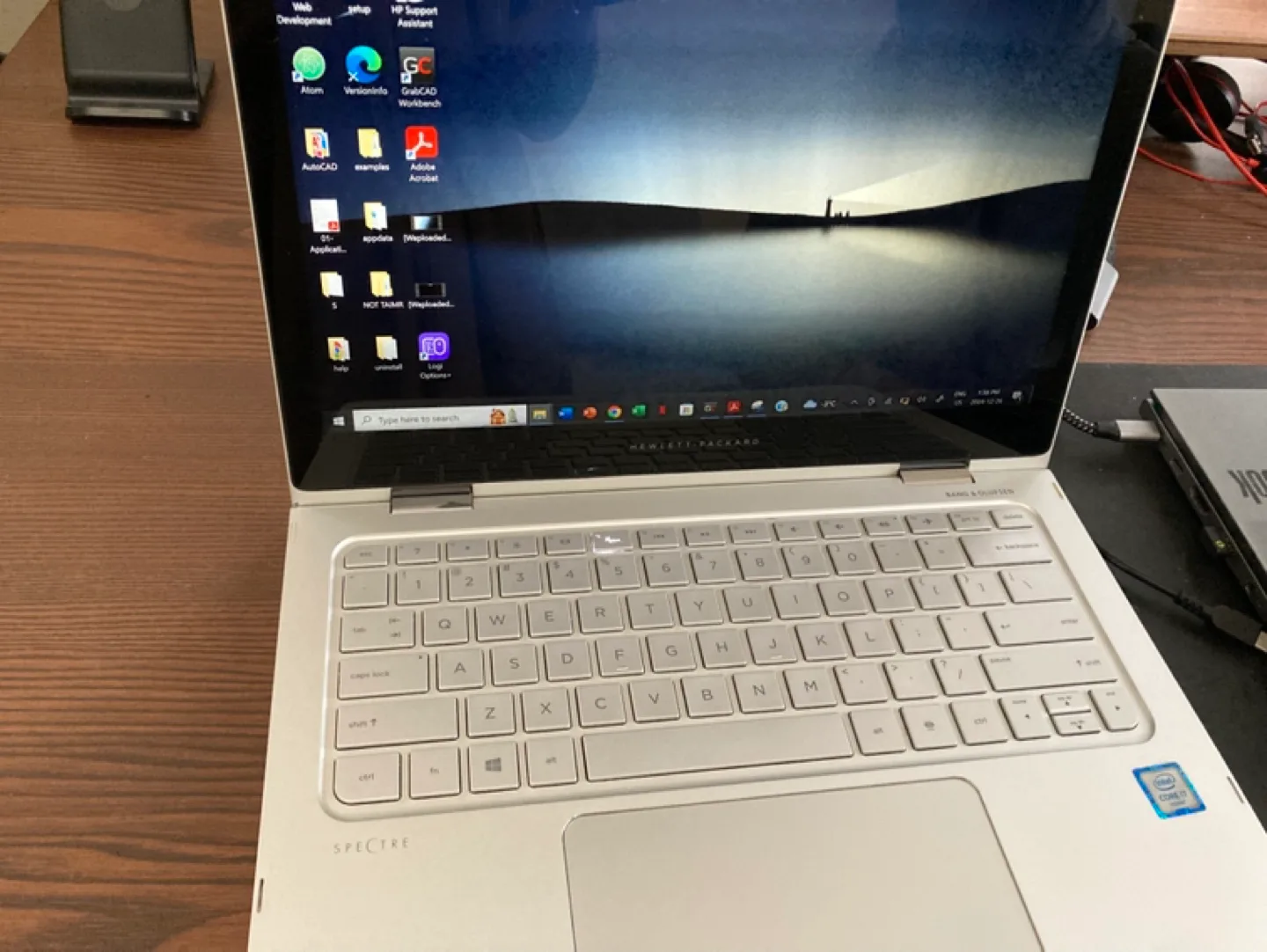 HP Spectre x360 Laptop image indicator(4)