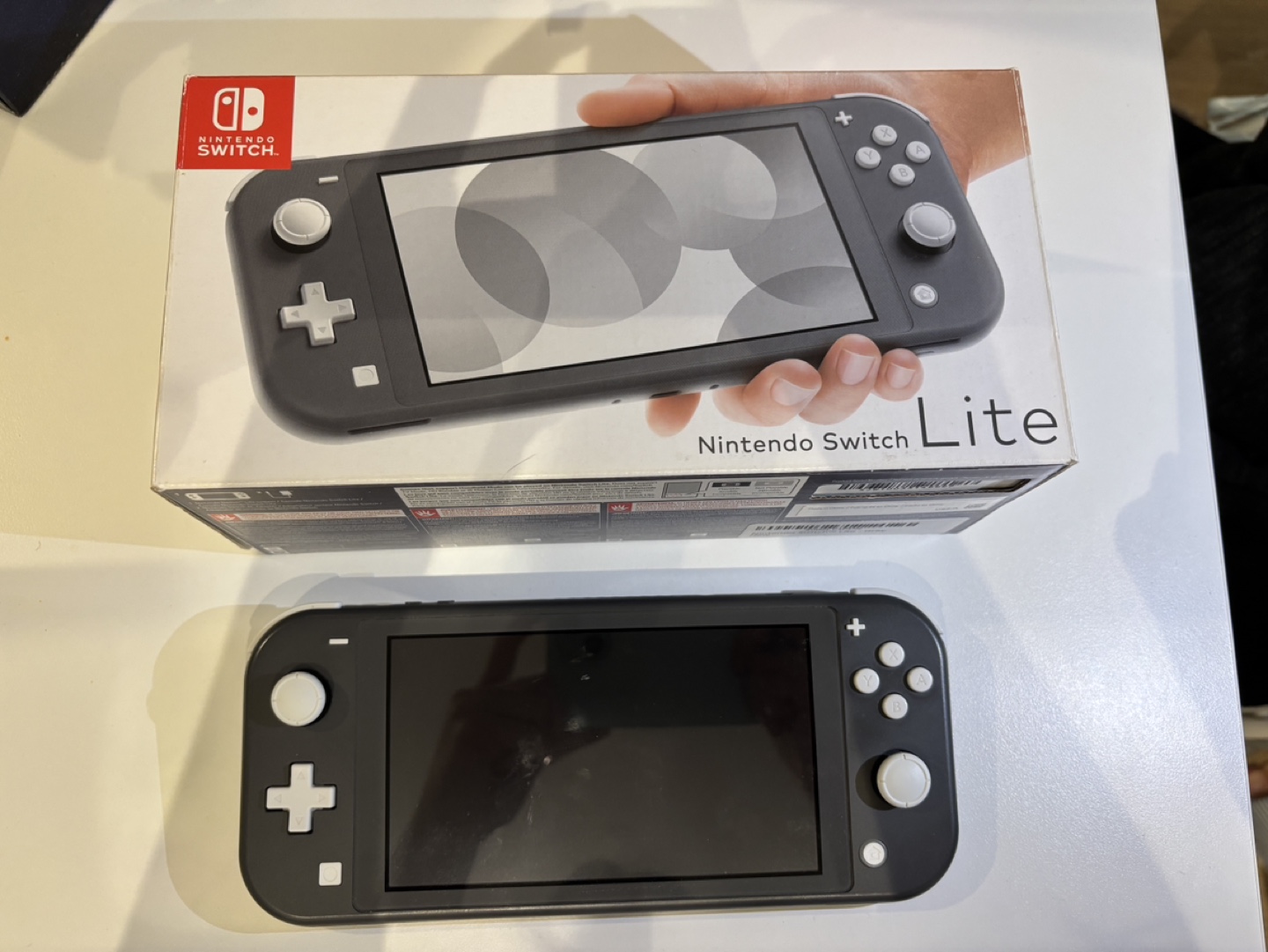 Nintendo Switch Lite - Grey (small screen scratch)