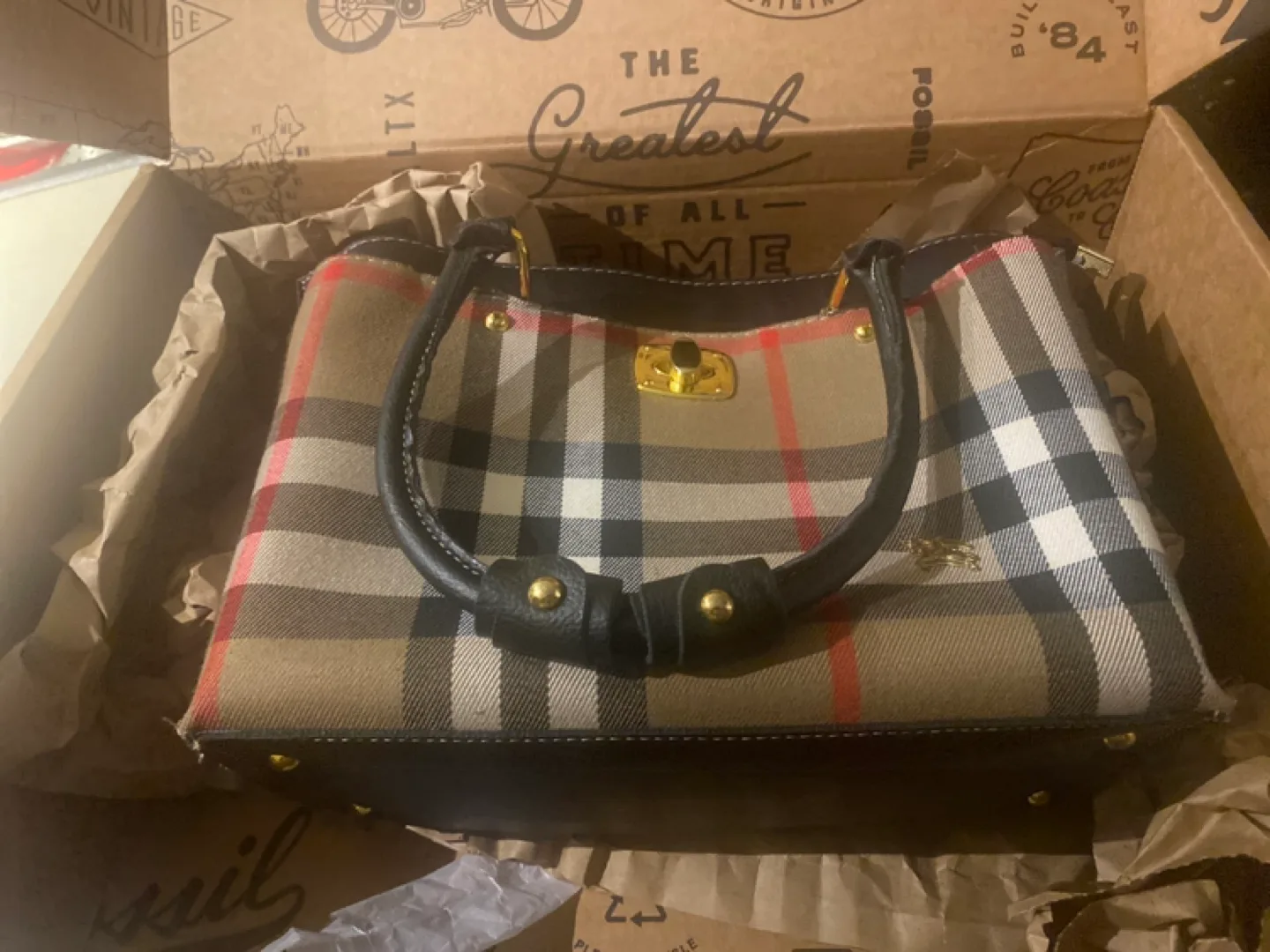 Burberry Handbag image indicator(2)